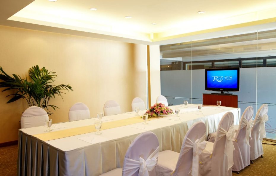 โรงแรมรอยัล ริเวอร์ (The Royal River Hotel)