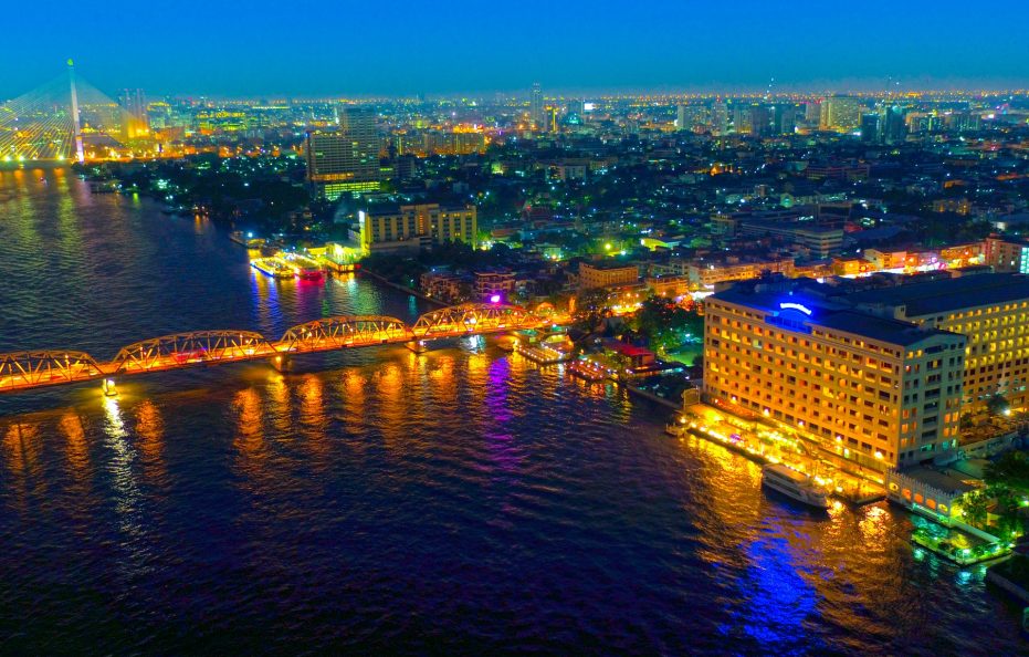 โรงแรมรอยัล ริเวอร์ (The Royal River Hotel)