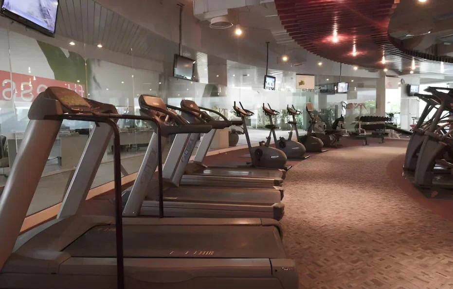 โรงแรมเอ-วัน เดอะ รอยัล ครูซ พัทยา (A-One The Royal Cruise Hotel Pattaya)