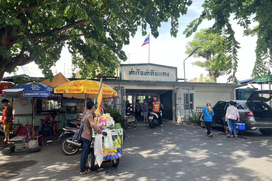 [HAFT DAY] พระบรมมหาราชวัง วัดพระแก้ว และถนนคนเดินดินแดง