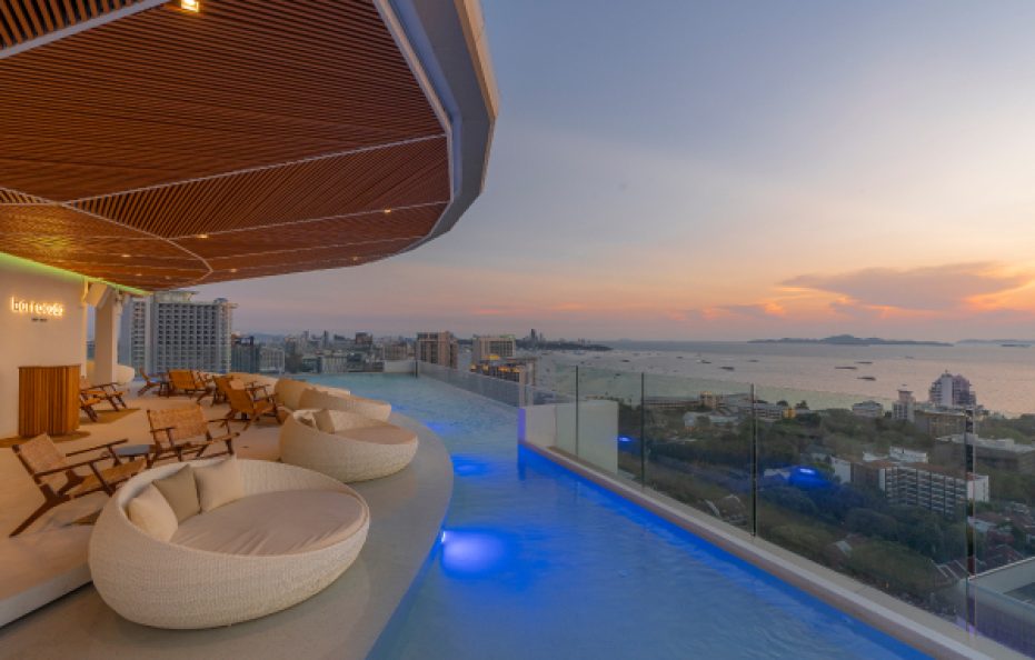 โรงแรมอครา พัทยา (Akara Hotel Pattaya)