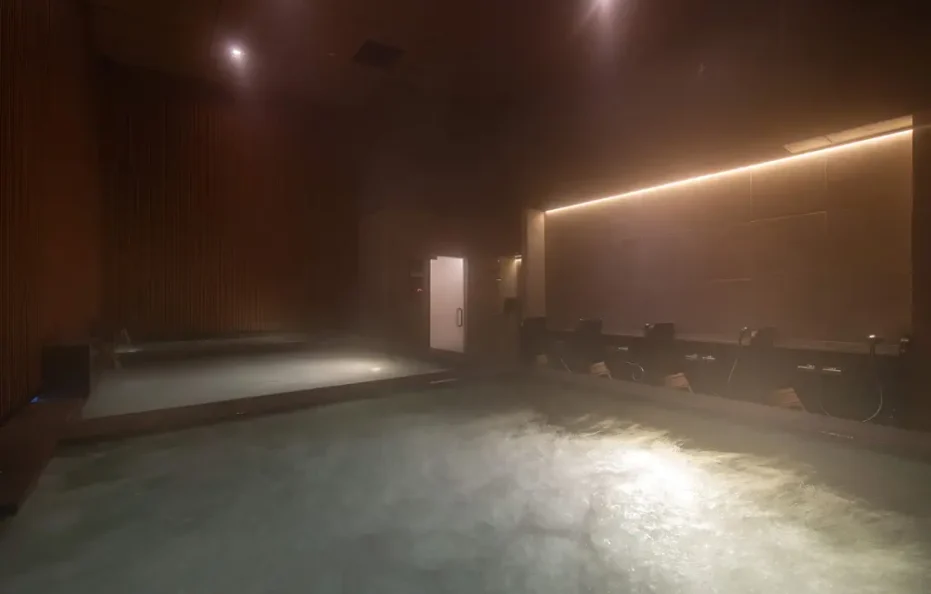 โรงแรมอครา พัทยา (Akara Hotel Pattaya)