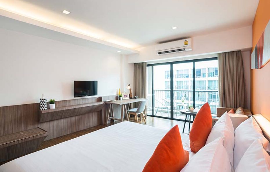 Deluxe Premier Pool View