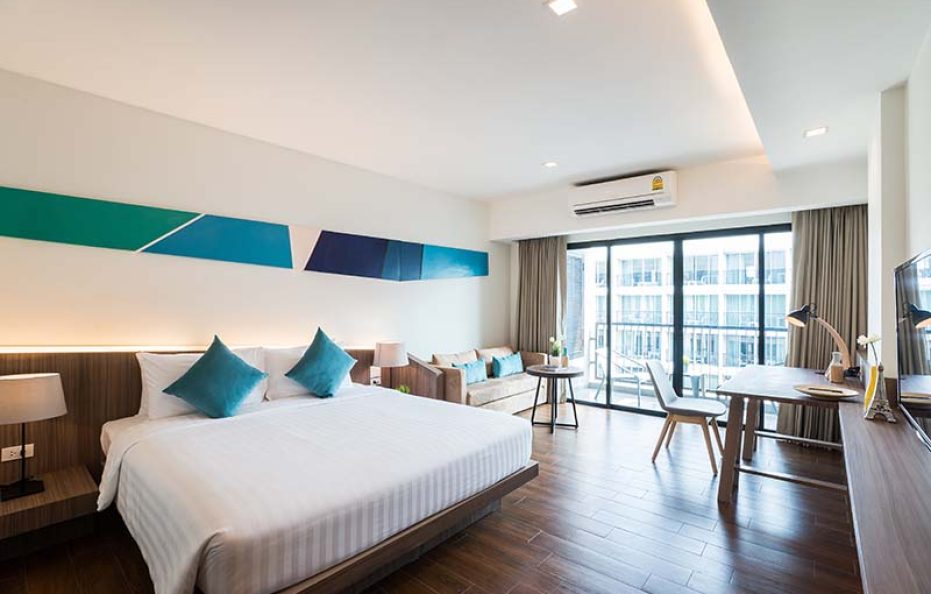 Deluxe Premier Pool View