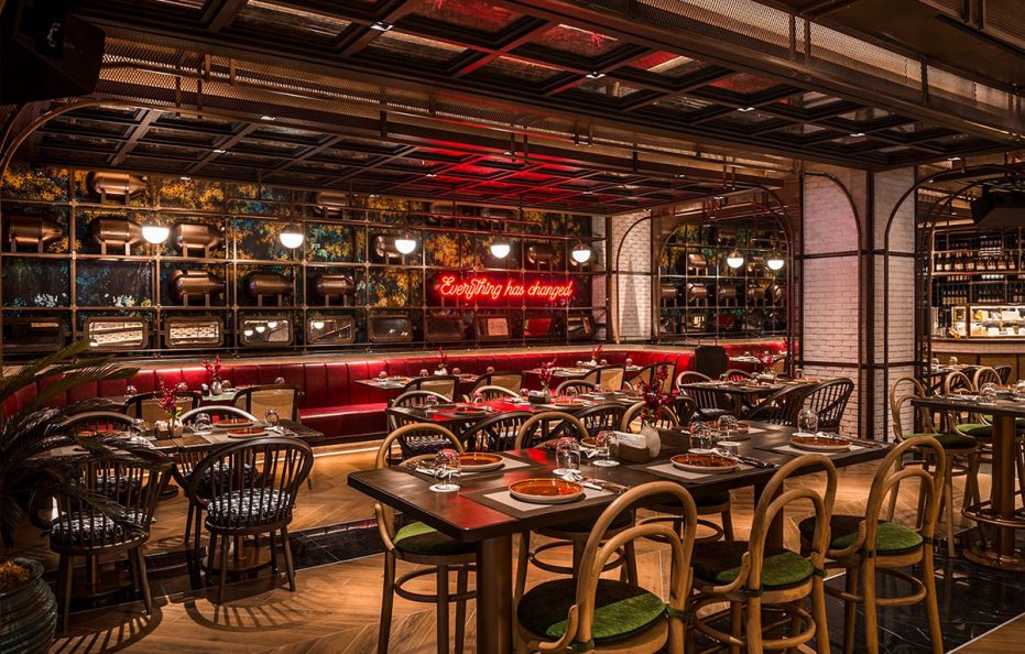 โรงแรมเอ-วัน นิววิง (A-One New Wing Hotel)