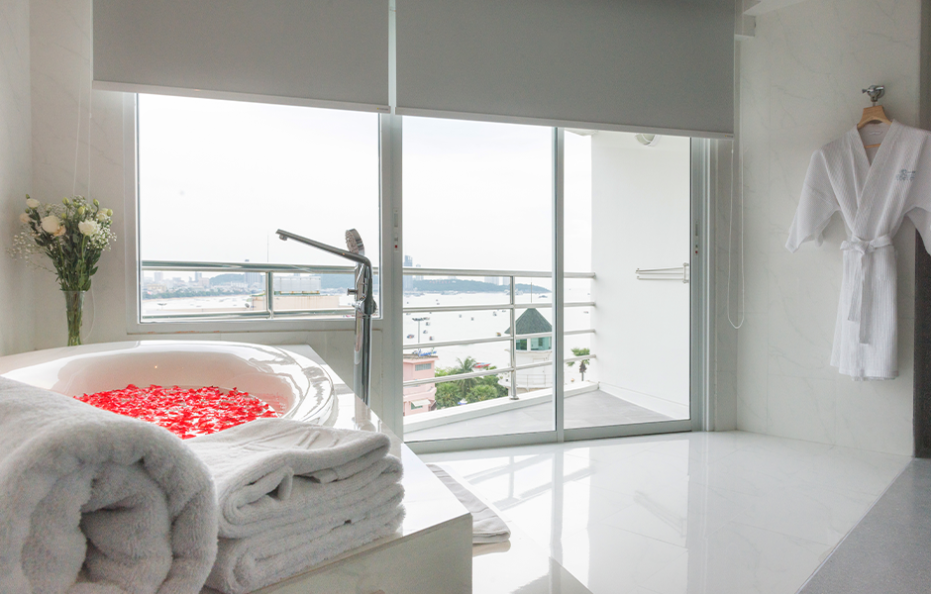 Panoramic Ocean View Suite