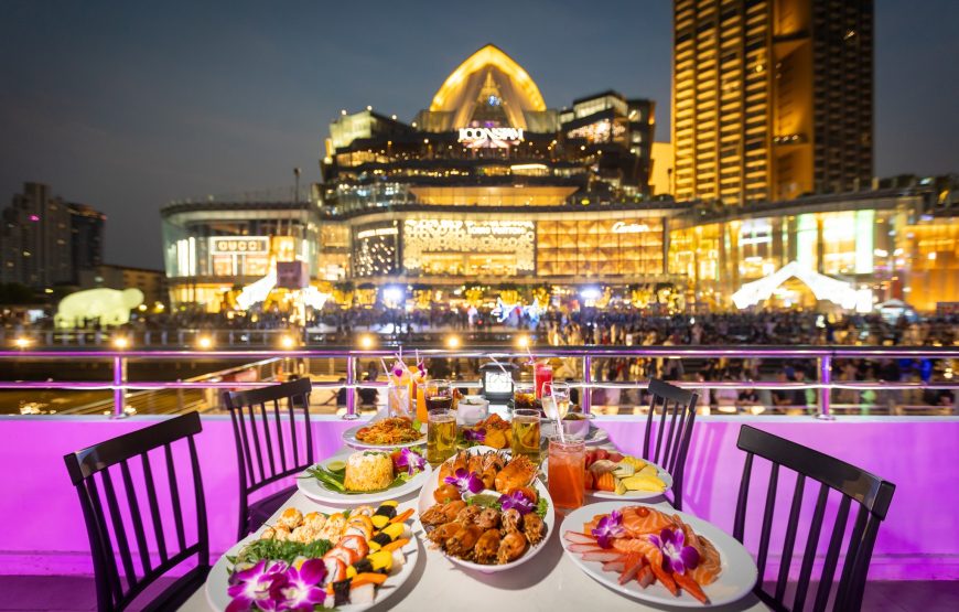 The luxury white cruise 