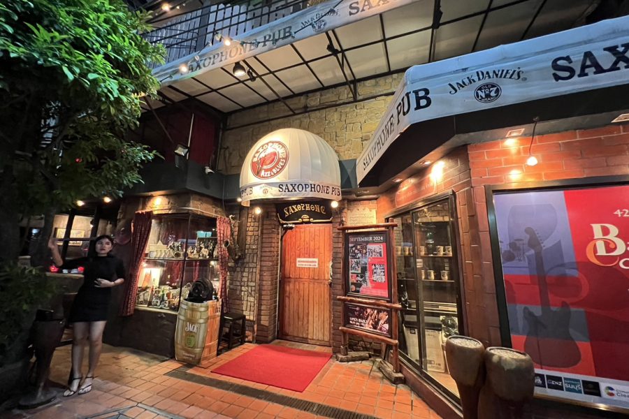 (พรีเมี่ยม)วัดวัง วัดโพธิ์ อนุสาวรีย์ชัยสมรภูมิ แซ๊กโซโฟนผับ