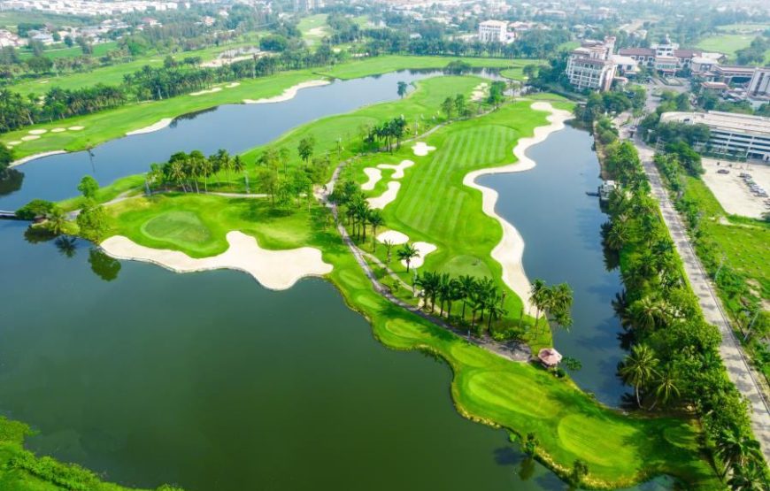 สนามกอล์ฟ ซัมมิท วินด์มิลล์ กอล์ฟ คลับ