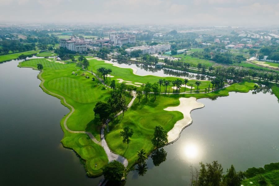 สนามกอล์ฟ ซัมมิท วินด์มิลล์ กอล์ฟ คลับ