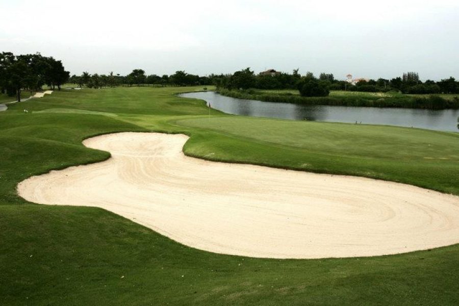 กรีนวัลเล่ย์ คันทรี คลับ