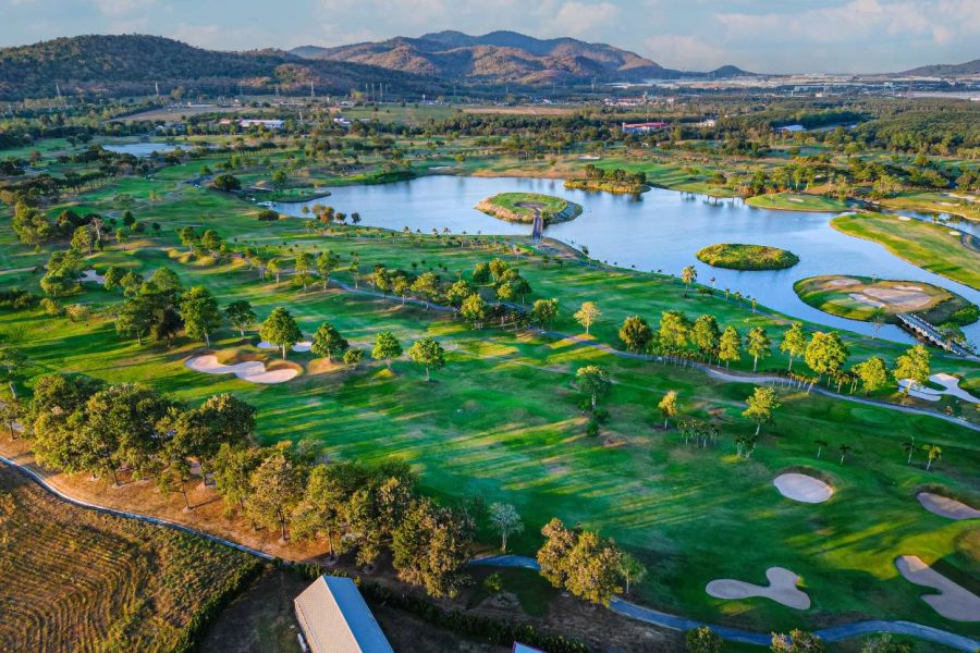 สนามกอล์ฟ พัฒนา สปอร์ต รีสอร์ท